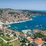 Nadi Hvar Town