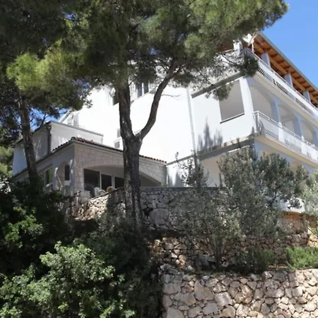Nadi Hvar Town