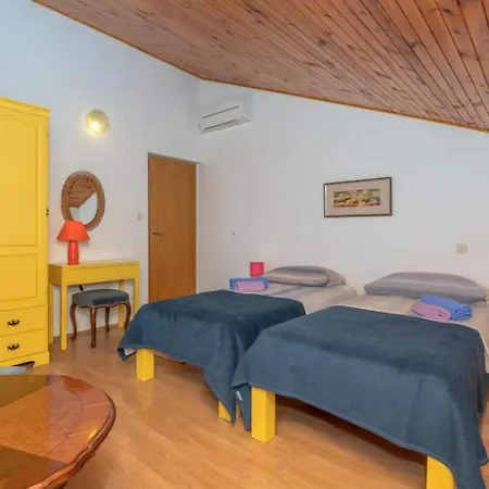 Nadi Apartment *